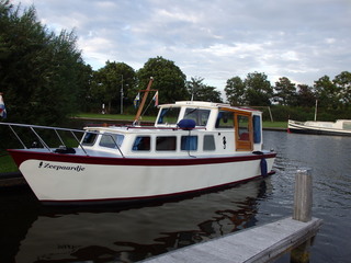 Motorboot 8,50 BILD 1